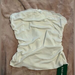 SHEIN EZwear Contrast Lace Trim Ruched Side Bow Front Tube Top